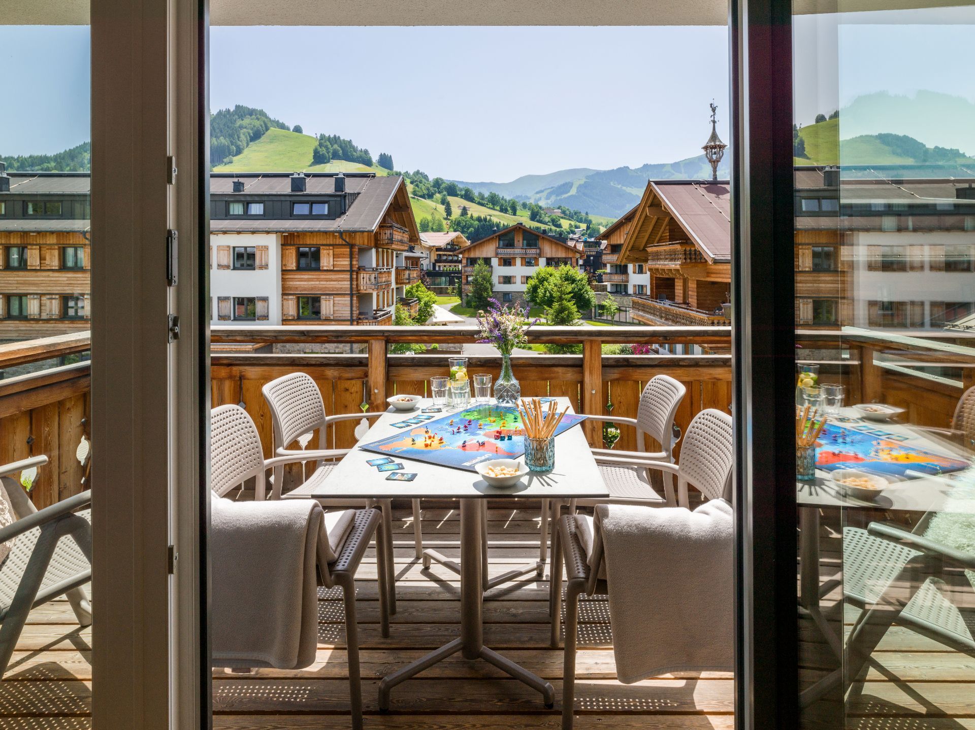 Hotelresort Maria Alm - Alpin Lodges - großzügiger Balkon oder Terrasse in den Apartments